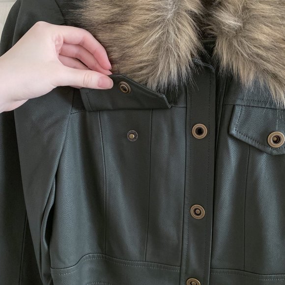 NWT 🔖 Anthropologie Green Faux Leather Jacket w/ Removable Faux Fur Collar - Picture 5 of 16